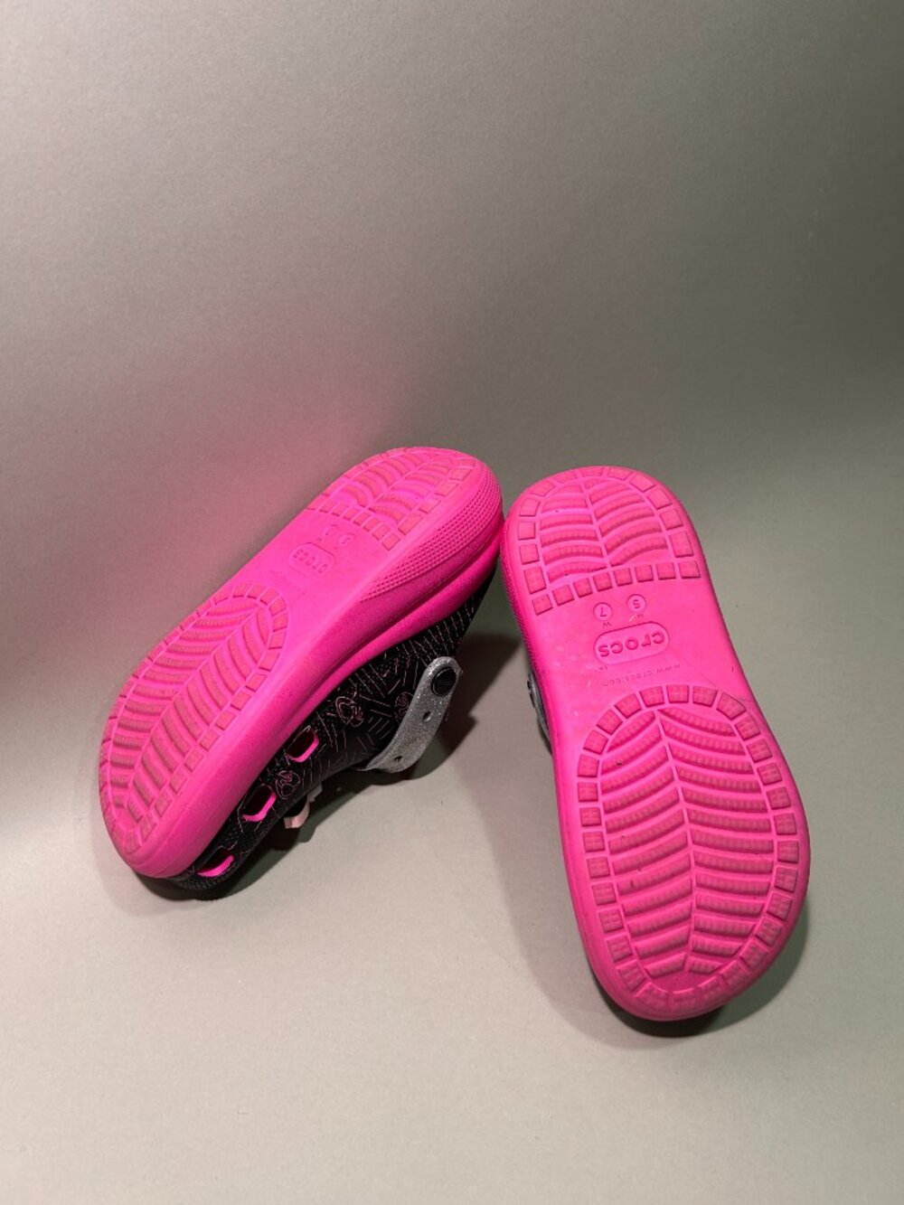 Crocs x Barbie Limited Edition Crush Clog — Size W7 - Picture 6 of 6